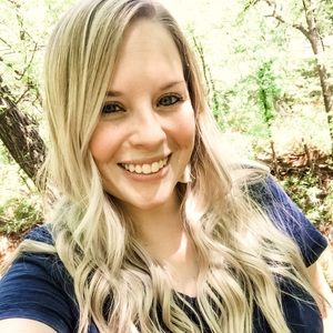 Meet your Posher, Becca